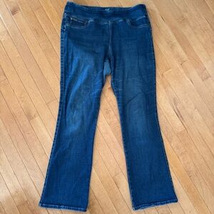 DG2 Size Large Pull On Dark Wash Bootcut Jeans - 31.5” Inseam